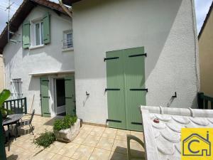 Pavillon 4 chambres avec dépendance
