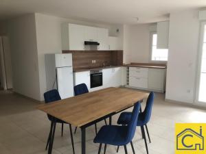 F3 Meublé parking et balcon