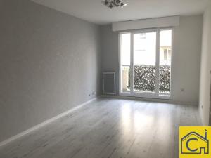 F2 avec parking et balcon