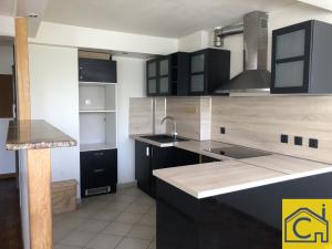 F3 avec cave et box proche Commodités