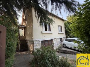 Pavillon 4 chambres Beau potentiel