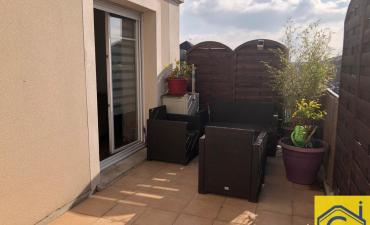 Duplex avec terrasse et parking