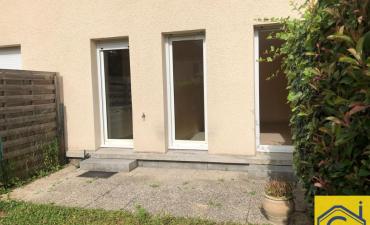F2 avec jardin et parking