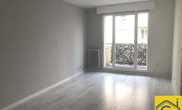 F2 avec parking et balcon Photo F2 avec parking et balcon