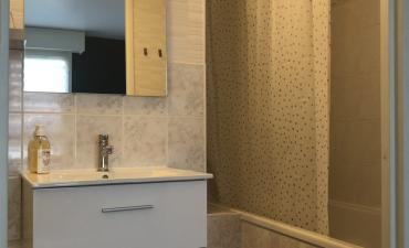 F2 avec parking et balcon