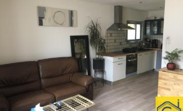 F2 avec jardin et parking