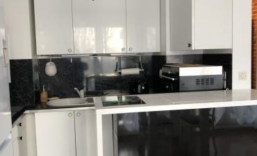 F2 meublé avec balcon et parking