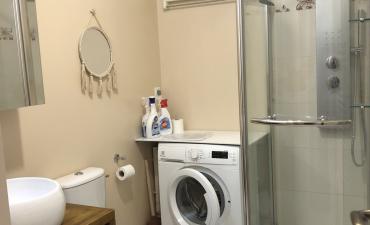 F2 meublé avec balcon et parking