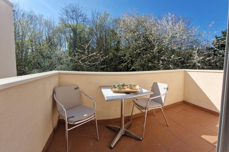 F2 BIS avec balcon et parking