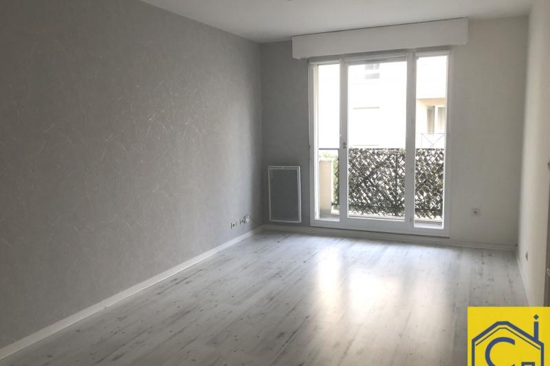 F2 avec parking et balcon