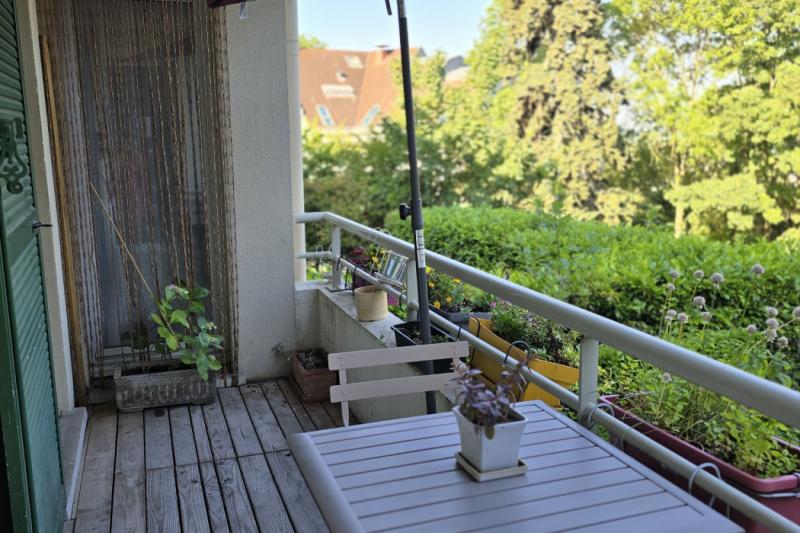 F3 avec balcon et box