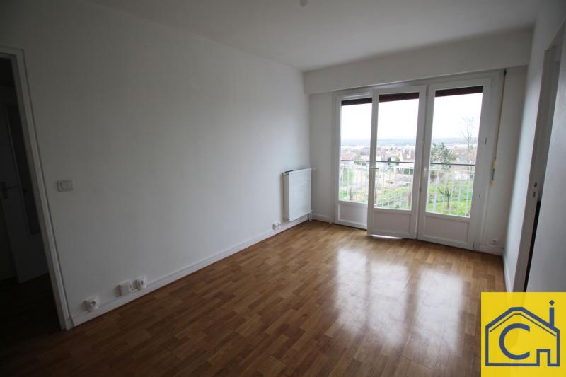 F2 avec balcon, cave et parking